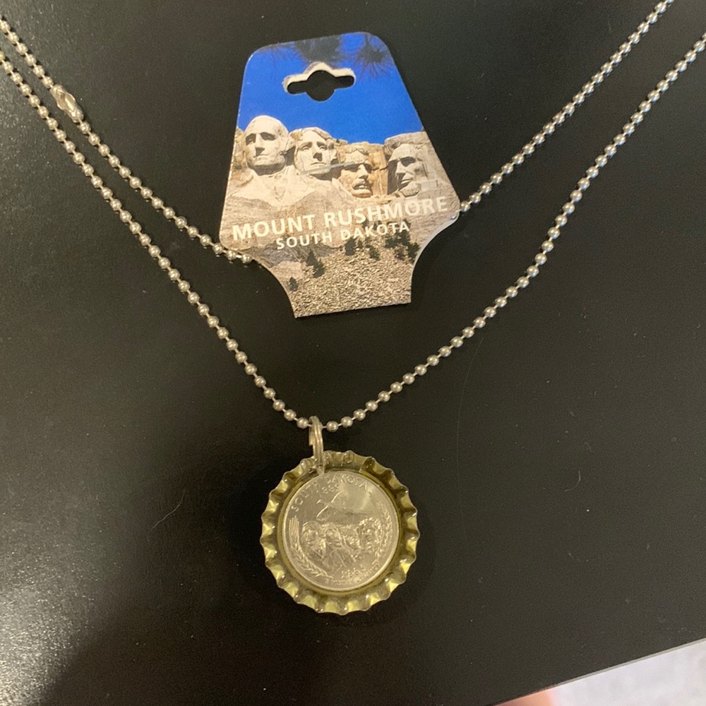 👾5 for $25 Mount Rushmore bottle cap necklace